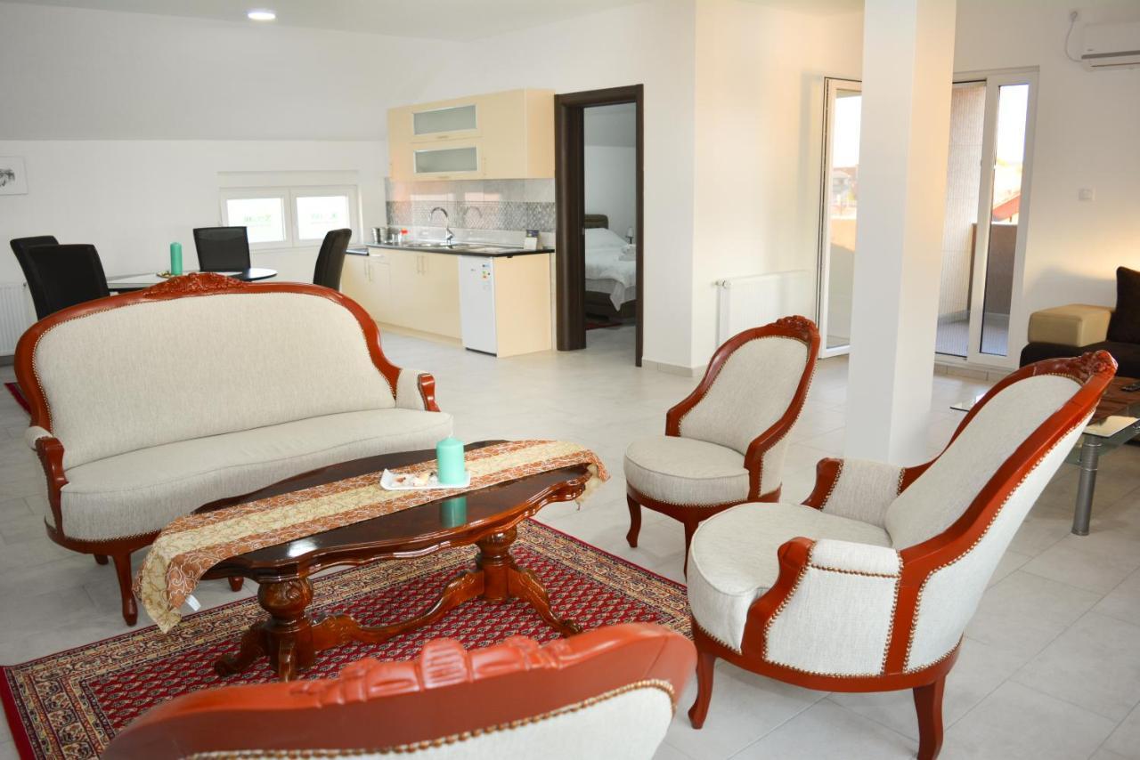 Deltix Apartments Vrsac Luaran gambar