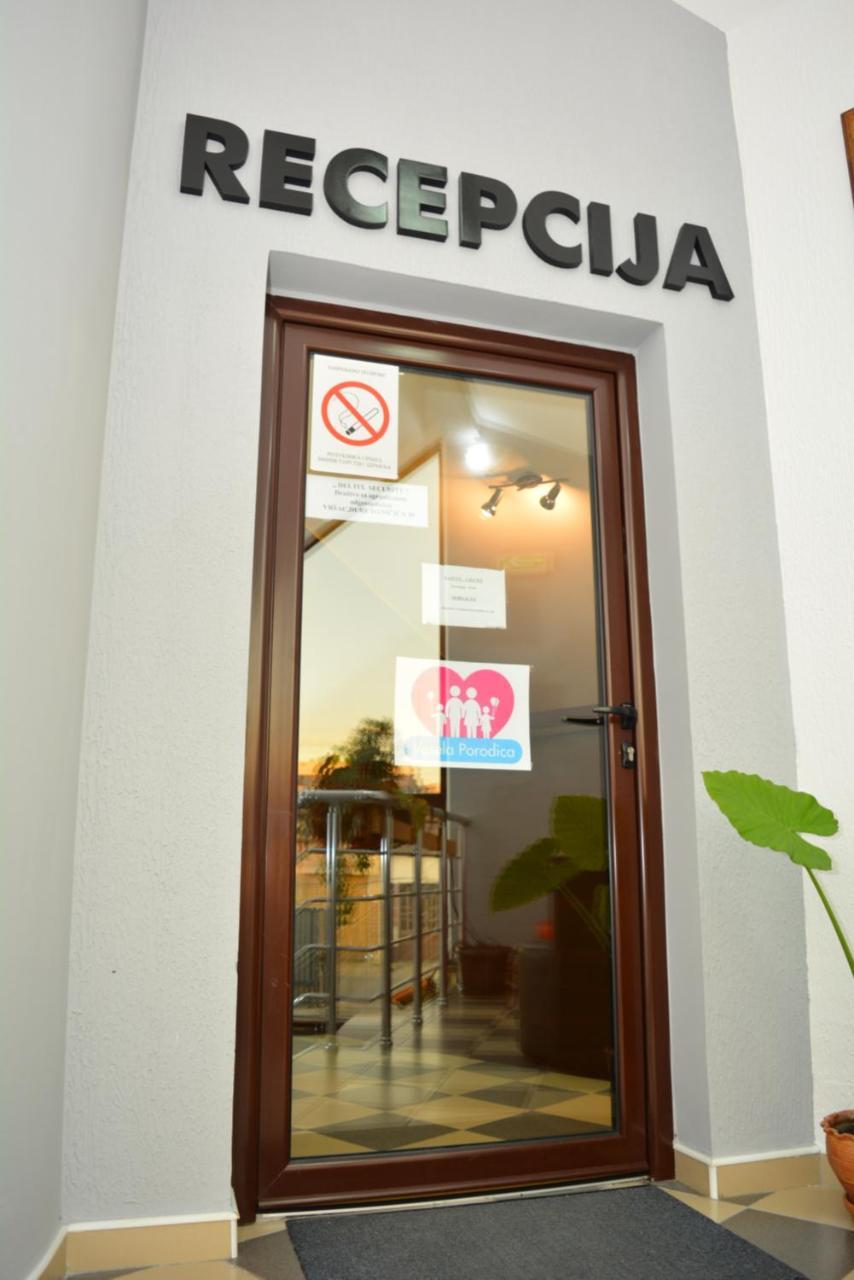 Deltix Apartments Vrsac Luaran gambar